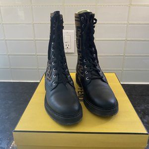 Authentic Rockoko Black leather biker boots with stretch fabric
